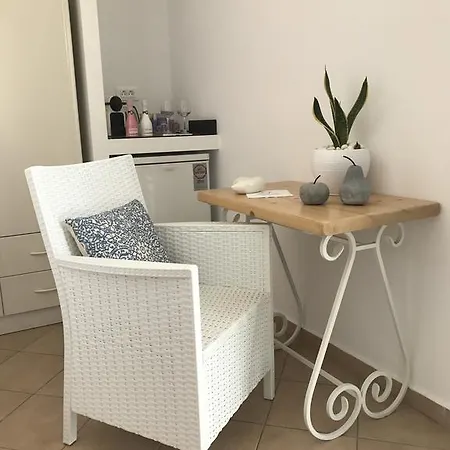 Yanna Asteri Ornos (Mykonos)